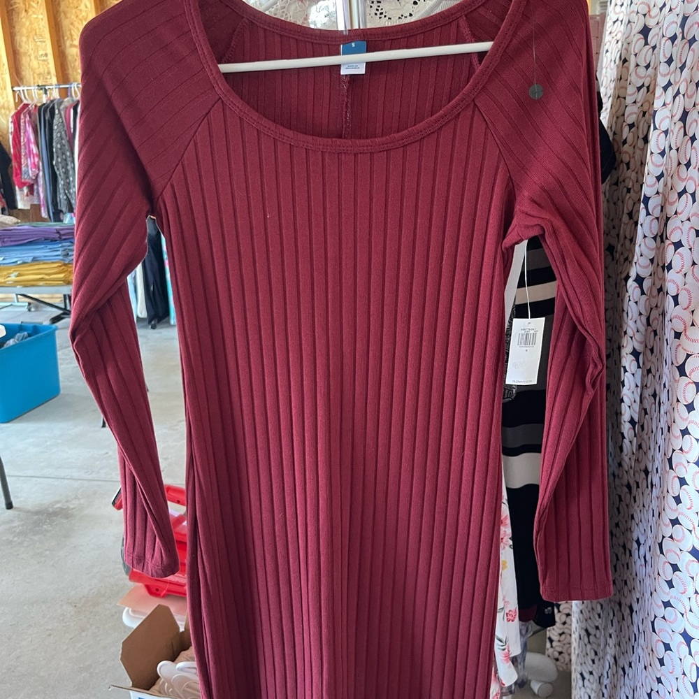 Elegant Burgundy Ribbed Dress